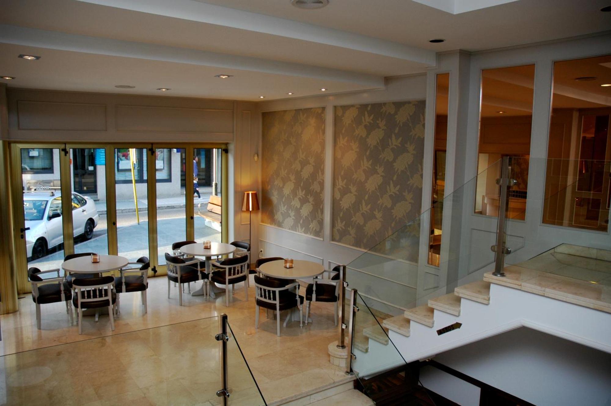 Hotel Serantes 오그로브 레스토랑 사진