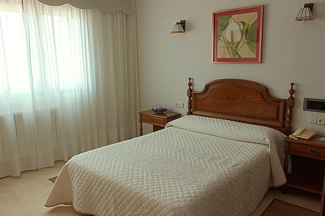 Hotel Serantes 오그로브 객실 사진